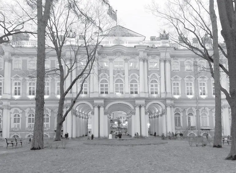Вид на Большой двор Зимнего дворца Инициатором разбивки внутреннего сада стала - фото 207