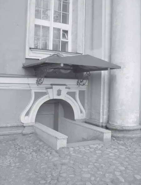 Вход в подвал в Большом дворе Что касается самих подвалов то как следует из - фото 211