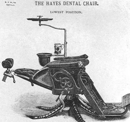 Стоматологическое кресло Hayes произведенное в 1875 г согласно рекламе - фото 270