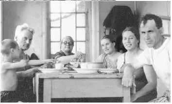Lunch in our dacha veranda early 1960s From left my cousin Kostya my - фото 8