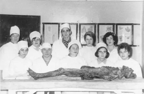 My mother first row center with her students at a dissection class late - фото 11