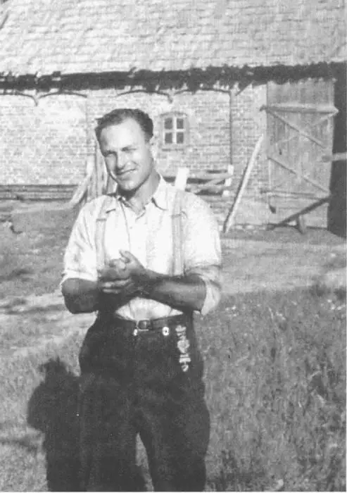 Руководитель рижской команды безопасности Виктор Арайс 1941 г Прибытие - фото 25