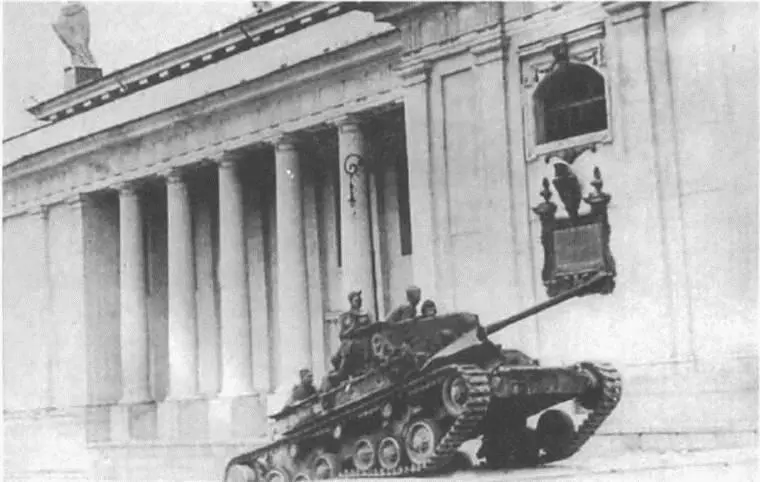 Советский танк в Вильнюсе Июнь 1944 г Немецкие военнопленные в Риге - фото 54