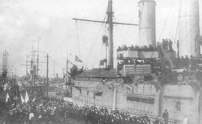 На митинге Кронштадт 1917 г 1917 г Двина вновь стала Памятью Азова - фото 113