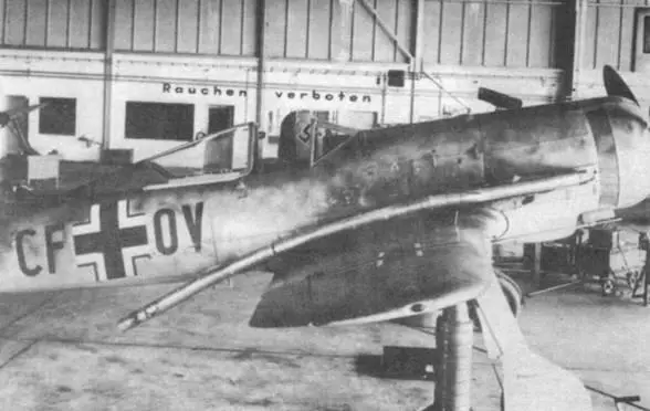 Снимок Fw 190V15 хорошо видны трубы подающие выхлопные газы на турбонаддув - фото 18