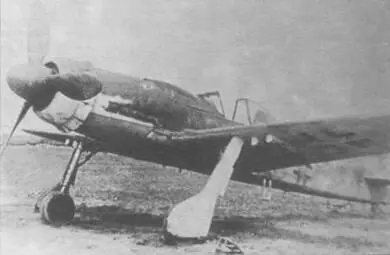 Fw 190D9R5 с дополнительными бомбодержателями ЕТС 71 под крыльями Fw - фото 94