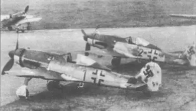 Fw 190D9 из штабного звена IVJG 3 Удет Пренцлау март 1945 года Чтобы - фото 96