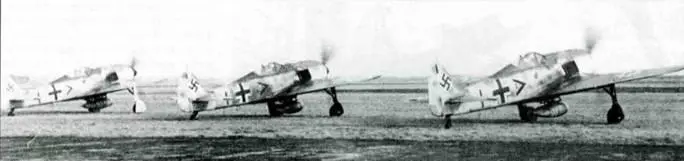 Fw 190А из неизвестной части на полевом аэродроме Fw 190А из IJG I на - фото 80