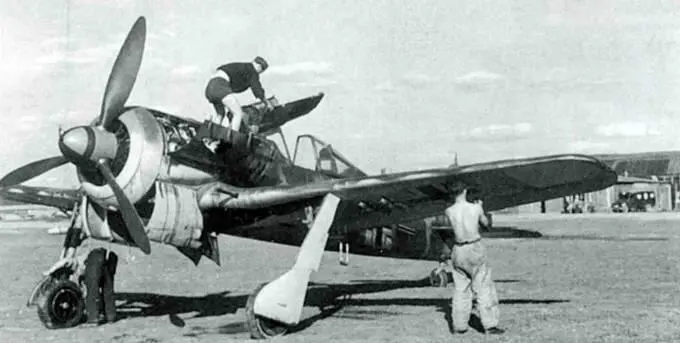 Самолеты Fw 190А5 в качестве варианта могли оснащаться четырьмя - фото 107