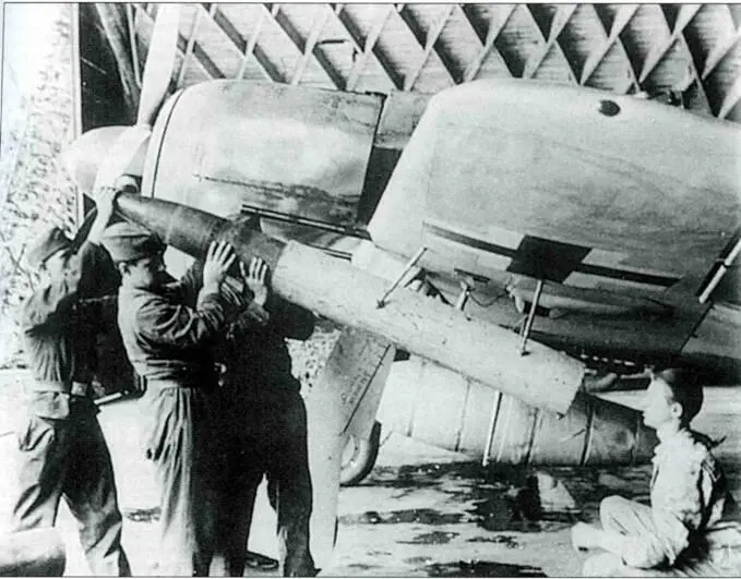 По требованию RLM половина выпускаемых Fw 190A8 выпускалась к варианте R6 то - фото 229