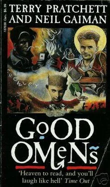 Terry Pratchett Good Omens обложка книги