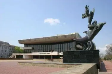 Новое здание театра Нар артист СССР Михаил Водяной Нар артистка УССР - фото 64