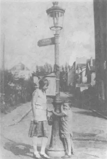 М И Цветаева с Муром Медон 1928 г Мур 1936 г Ариадна Эфрон и - фото 16
