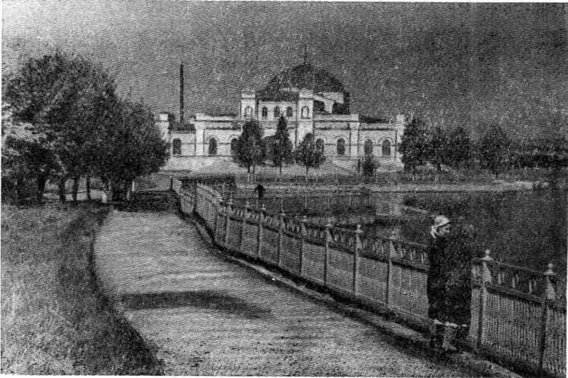 Одно из старинных зданий Кыштыма Народный дом Теперь здесь городской Дом - фото 6