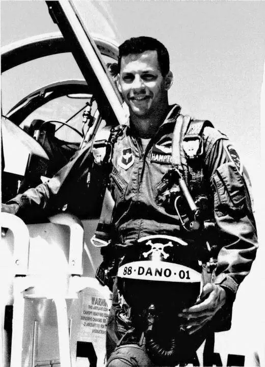 Undergraduate Pilot Training graduation 1987 Welcome to the USAF TopGun - фото 2