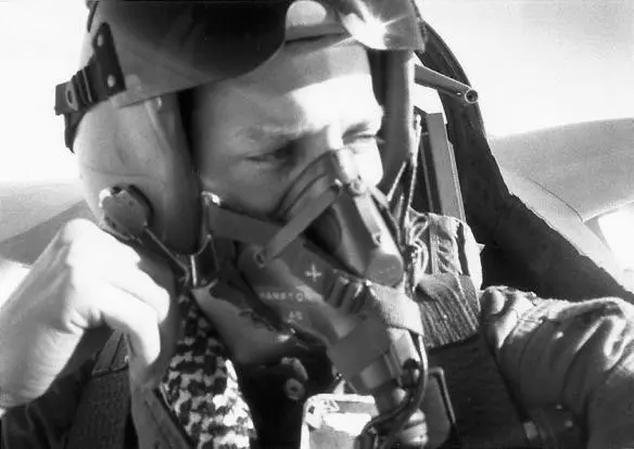 Selfportrait during a surfacetoairmissile SAM hunt in northern Iraq - фото 9