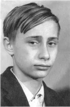 Putin as a child dreamt of joining the KGB wwwkremlinru After university - фото 21