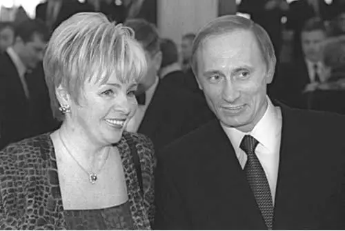 Putin with his wife Lyudmila on a rare public appearance together - фото 23