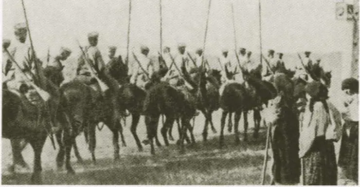 Русская кавалерия пересекает границу австрийской Галиции в 1916 году - фото 26
