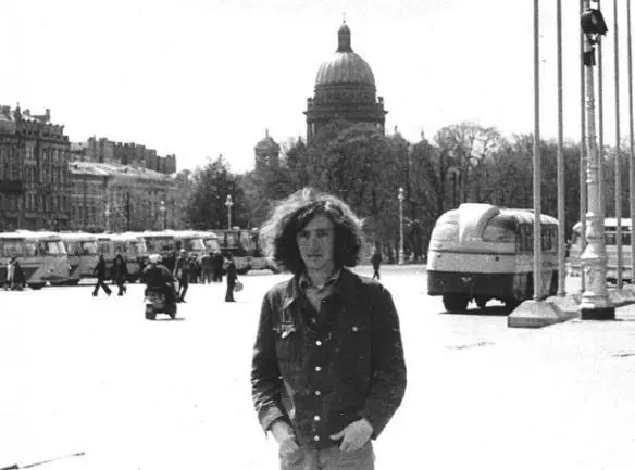 Автор 1974 год Поднялся первый шлагбаум за ним второй и всё Он там - фото 28