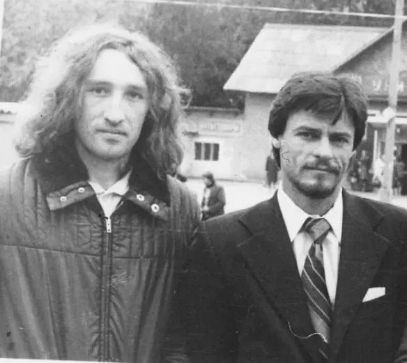 Автор слева и А Волошонович Москва 1979 г Ещё отбывая последние шесть - фото 60