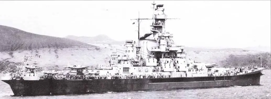Индиана сфотографирована с Саратоги у берегов Ноумеа 17 декабря 1942 г В - фото 55
