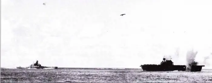 Южная Дакоты в бою СантаКруз 26 октября 1942 г Бомба подняла столб воды - фото 6