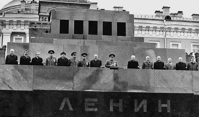В 1982 году ушел Баграмян Иван Христофорович последний из славной когорты - фото 84