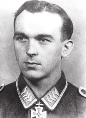 ХансВильгельм Бендер Родился 20031916 г в поселке Обершеффленц в 30 км - фото 323
