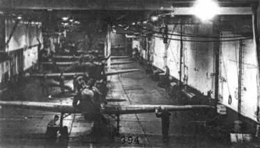 Си Харрикейны и Сифайр в ангаре Аргуса в 1942 году Авианосец Гермес - фото 64
