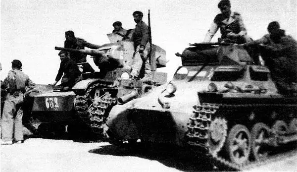 Танки PzI и Т26 испанского Иностранного легиона На нижнем снимке виден танк - фото 37