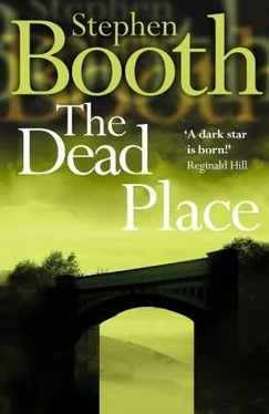 Stephen Booth The Dead Place обложка книги