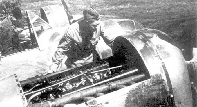 Осмотр СБ в полевых условиях Западный фронт 1942 г СБ2 М103 - фото 113