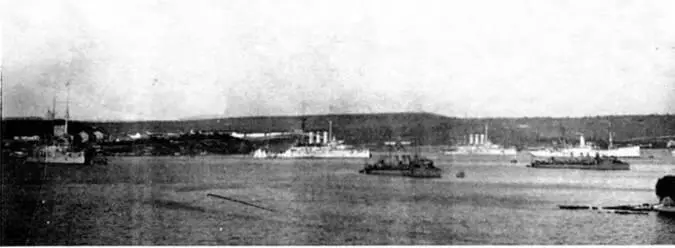 На Севастопольском рейде 1910е гг Учебные занятия на корабле начинались в - фото 50
