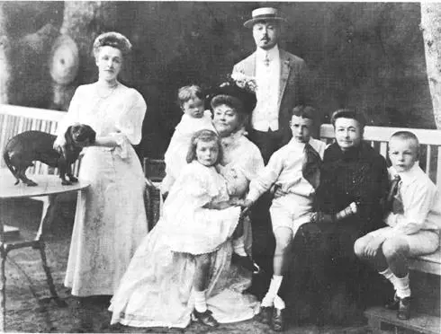 A family group taken in our garden at Vyra by a St Petersburg photographer in - фото 11