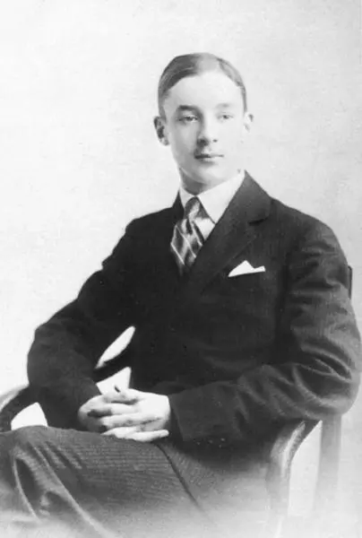 The author in 1915 St Petersburg Chapter 10 1 THE Wild West fiction of - фото 14