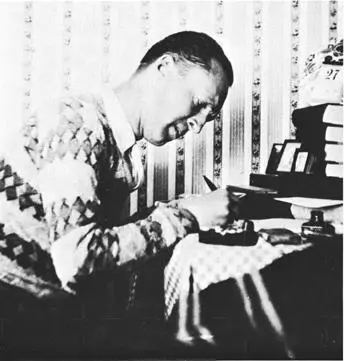 My wife took unnoticed this picture unposed of me in the act of writing a - фото 17