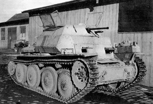 Серийный Aufklärungspanzer 38t во дворе завода BMM в Праге БОЕВОЕ - фото 34