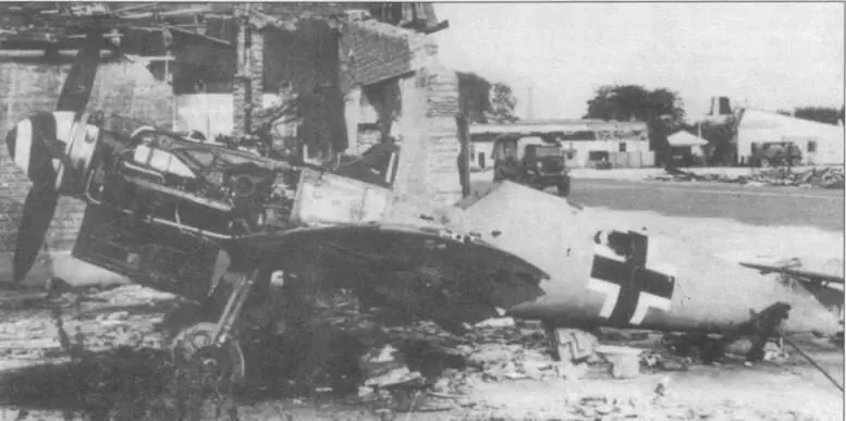 Обломки Me 109G6 обнаруженные англичанами на одном из аэродромов Создается - фото 107