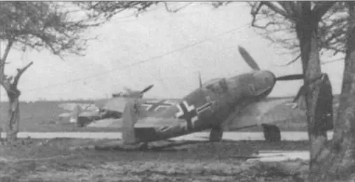 Me 109F4 из штаба JG 2 на базе СенПоль район Бриа весна 1941 года Са - фото 29