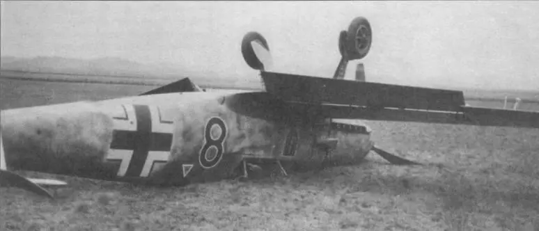 Me 109Е из IJG 52 скапотировал весна 1941 года Обратите внимание на то что - фото 32