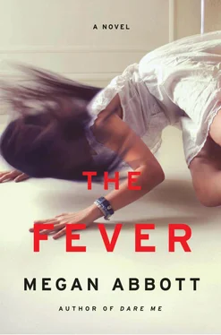 Megan Abbott The Fever обложка книги