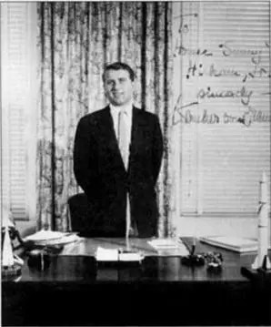 Dr Wernher von Braun The autographed photo that I received for Christmas - фото 18