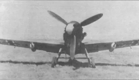 Me 109G2R6 на заводском аэродроме WNF лето 1942 года В гондолах под - фото 83