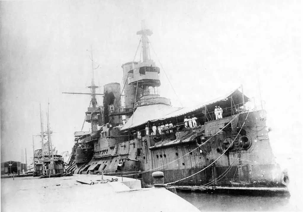 Цесаревич в Цындао Цесаревич в Цындао На корабле начаты ремонтные - фото 79