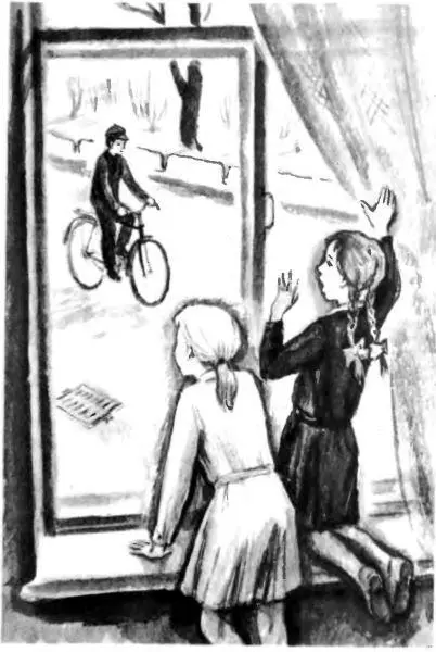 Что он тут делает спросила я Он тут временно живет торжествующе - фото 22