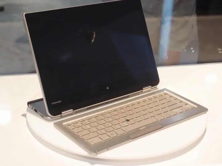 В отличие от громоздкого Acer R7 это настоящий планшет тонкий лёгкий и - фото 52