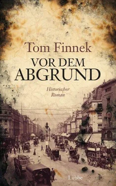 Tom Finnek Vor dem Abgrund обложка книги