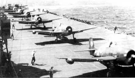 Истребители F6F3N Хеллкэт ни палубе авианосца Тикондерога 9 января 1945 - фото 71