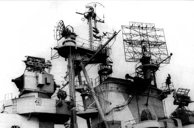 Птдняя конфигурация антенн радиолокаторов па авианосце CV10 Йорктаун конец - фото 74